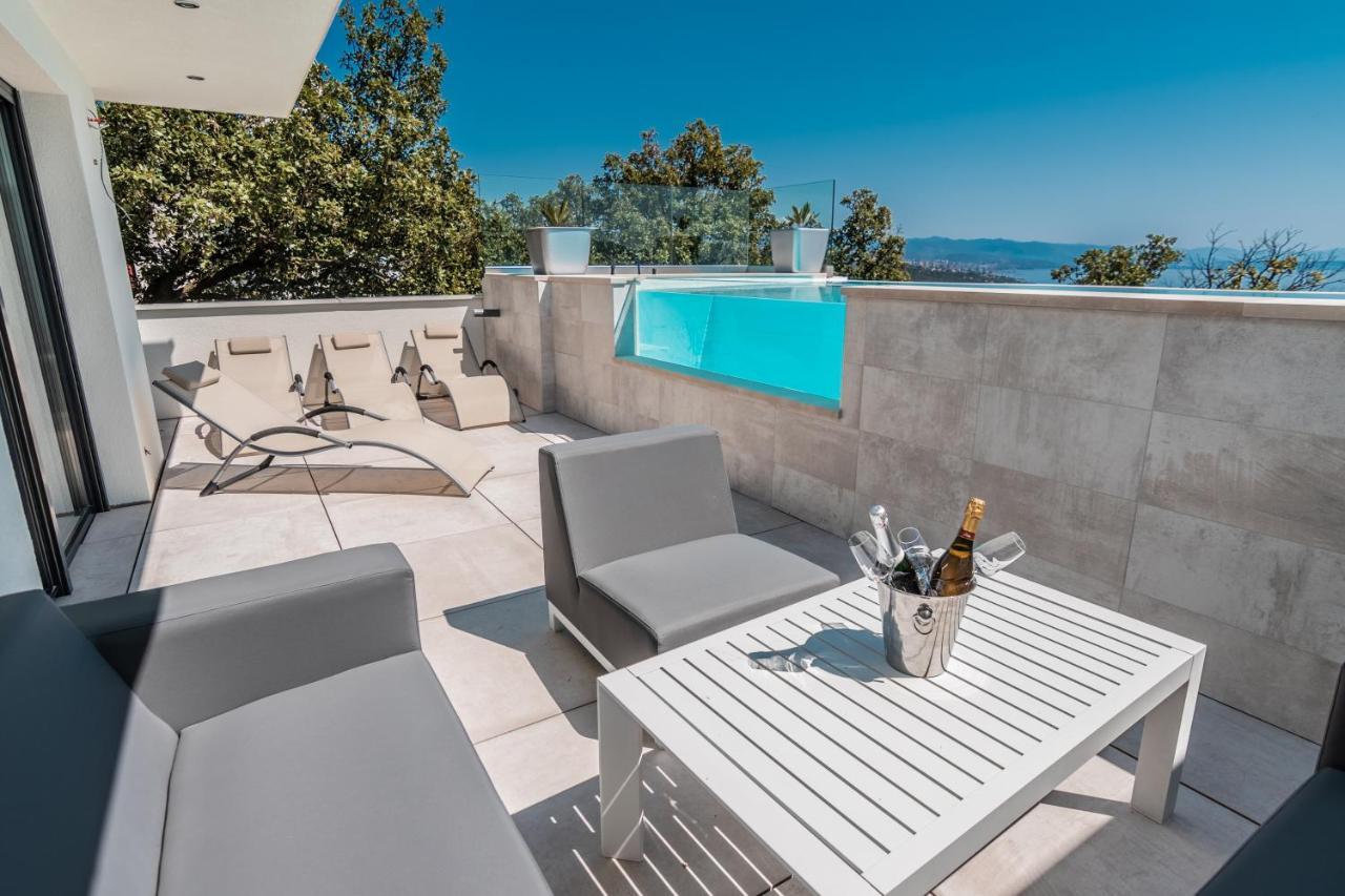 Villa The Boat With Rooftop Pool Matulji Kültér fotó