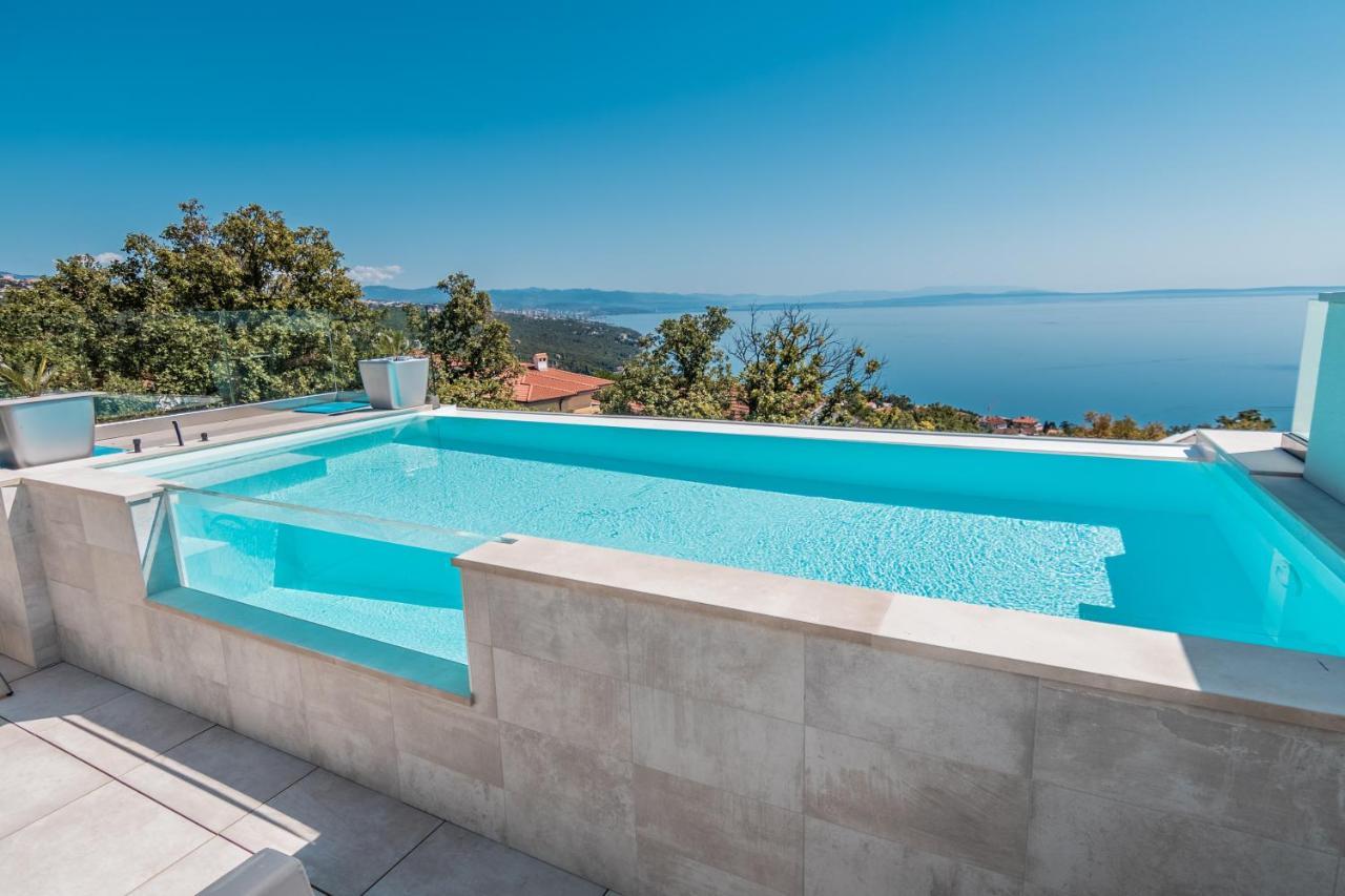 Villa The Boat With Rooftop Pool Matulji Kültér fotó