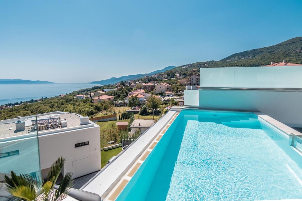 Villa The Boat With Rooftop Pool Matulji Kültér fotó